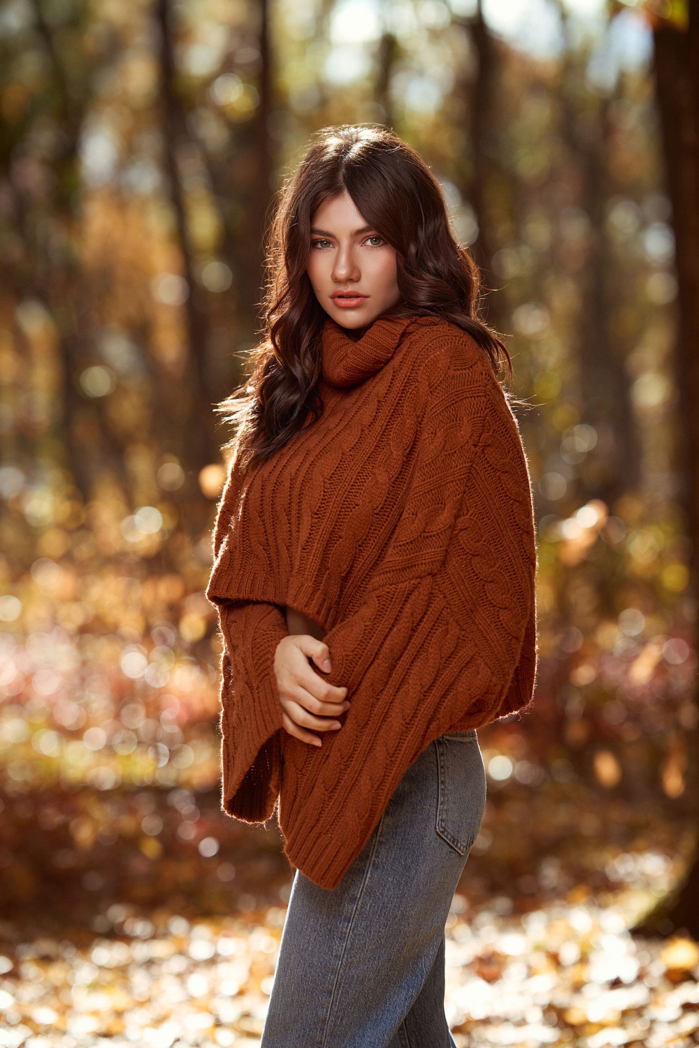 Outdoor portrait using the sun as a natural back light with off camera flash filling the face
