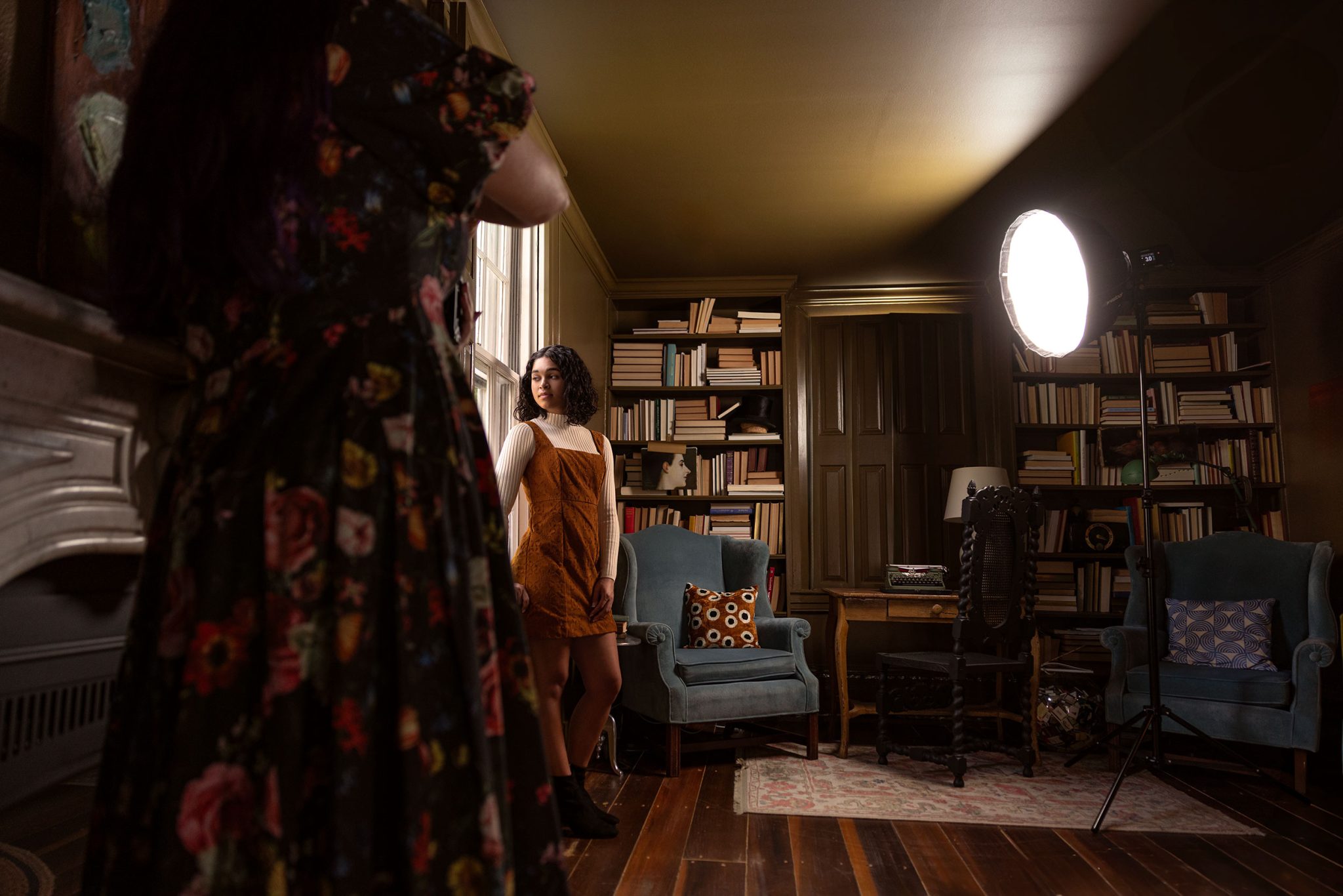 Behind-the-Scenes-of-Lighting-Setup Behind the scenes using the Westcott FJ400 II and Joel Grimes Beauty Dish to enhance window light