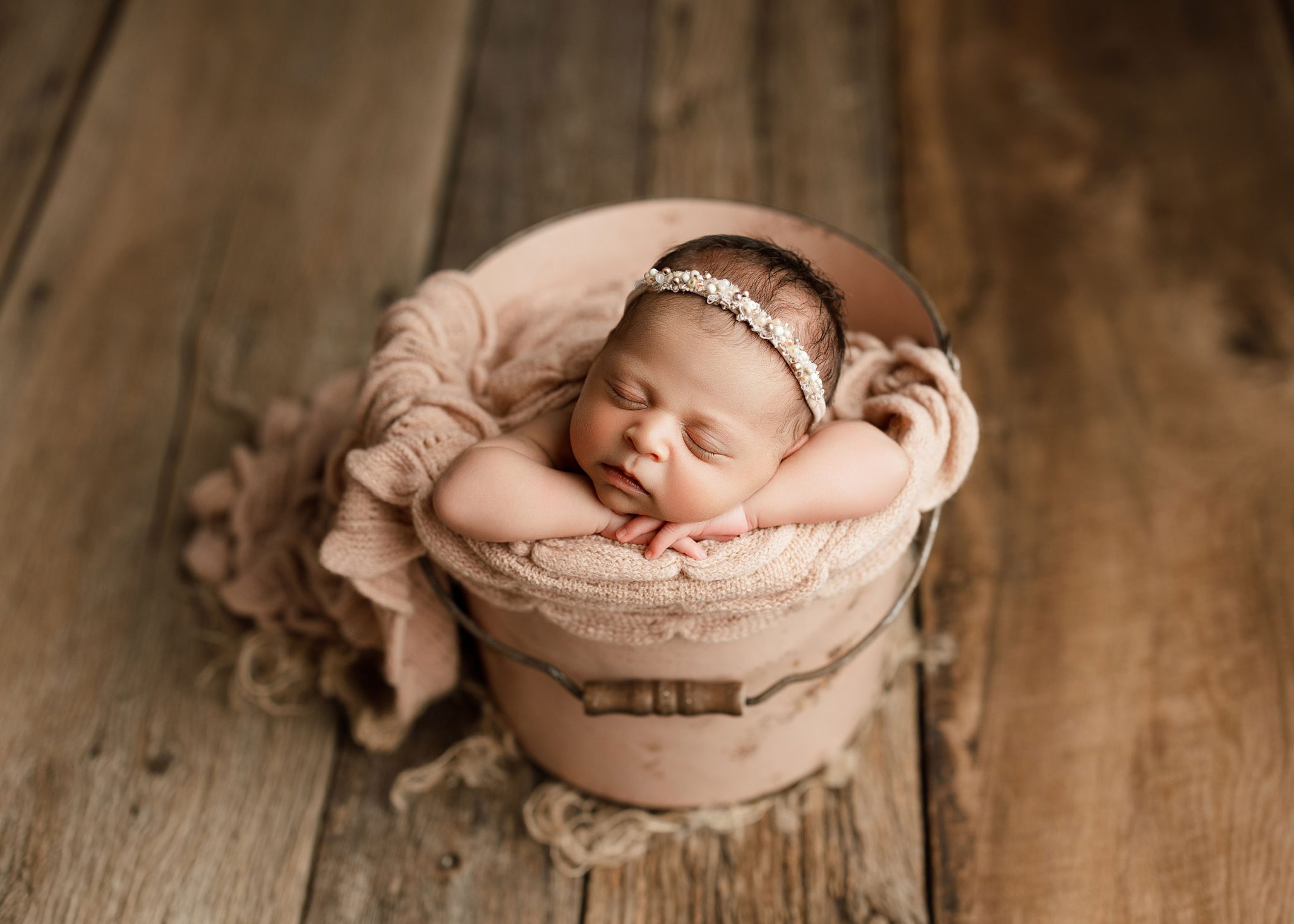 Final bucket pose using soft, natural light from the FJ400 II.