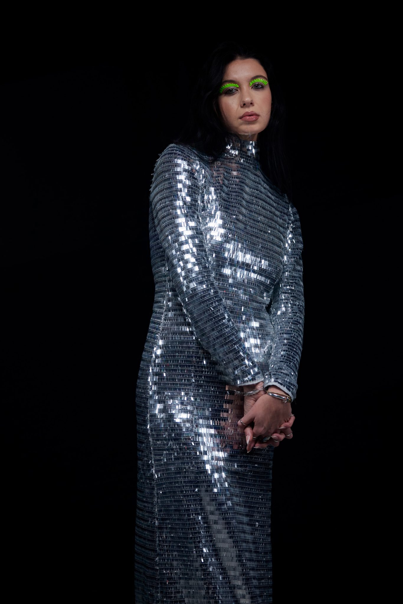 Adding Ice Light 3 edge lights creates highlights along the reflective wardrobe.