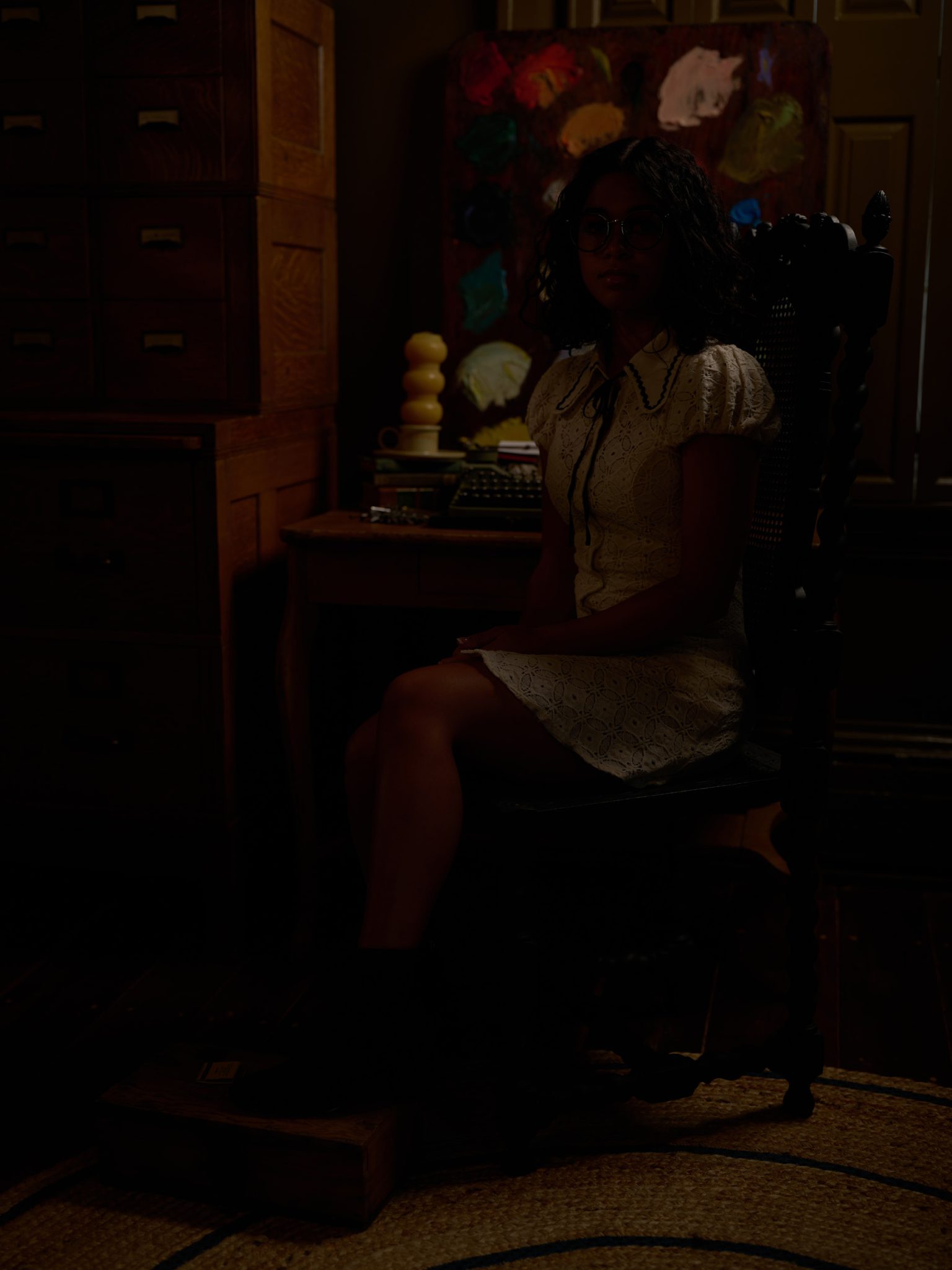 Portrait showing only the separation light that lifts detail in the hair and shoulders.