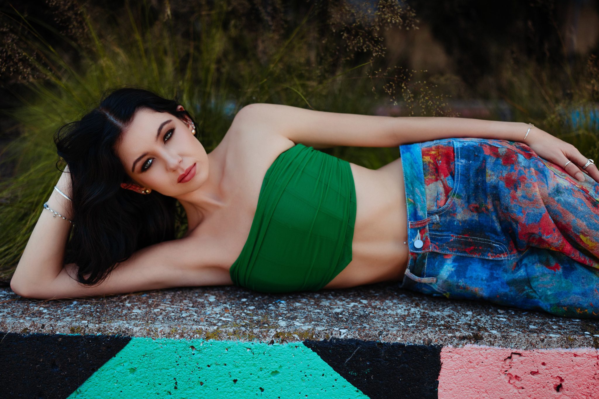 Sunlight reflector brings healthy warmth to skin tones while brightening up shadows.