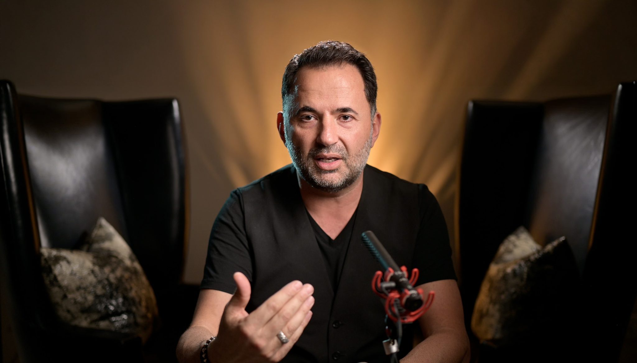 desk-lighting-jerry-ghionis-westcottu Main, Edge, Hair, Background, and Accent Lights: Adding L60-B accent lights with snoots and grids highlight background details, creating separation and depth.