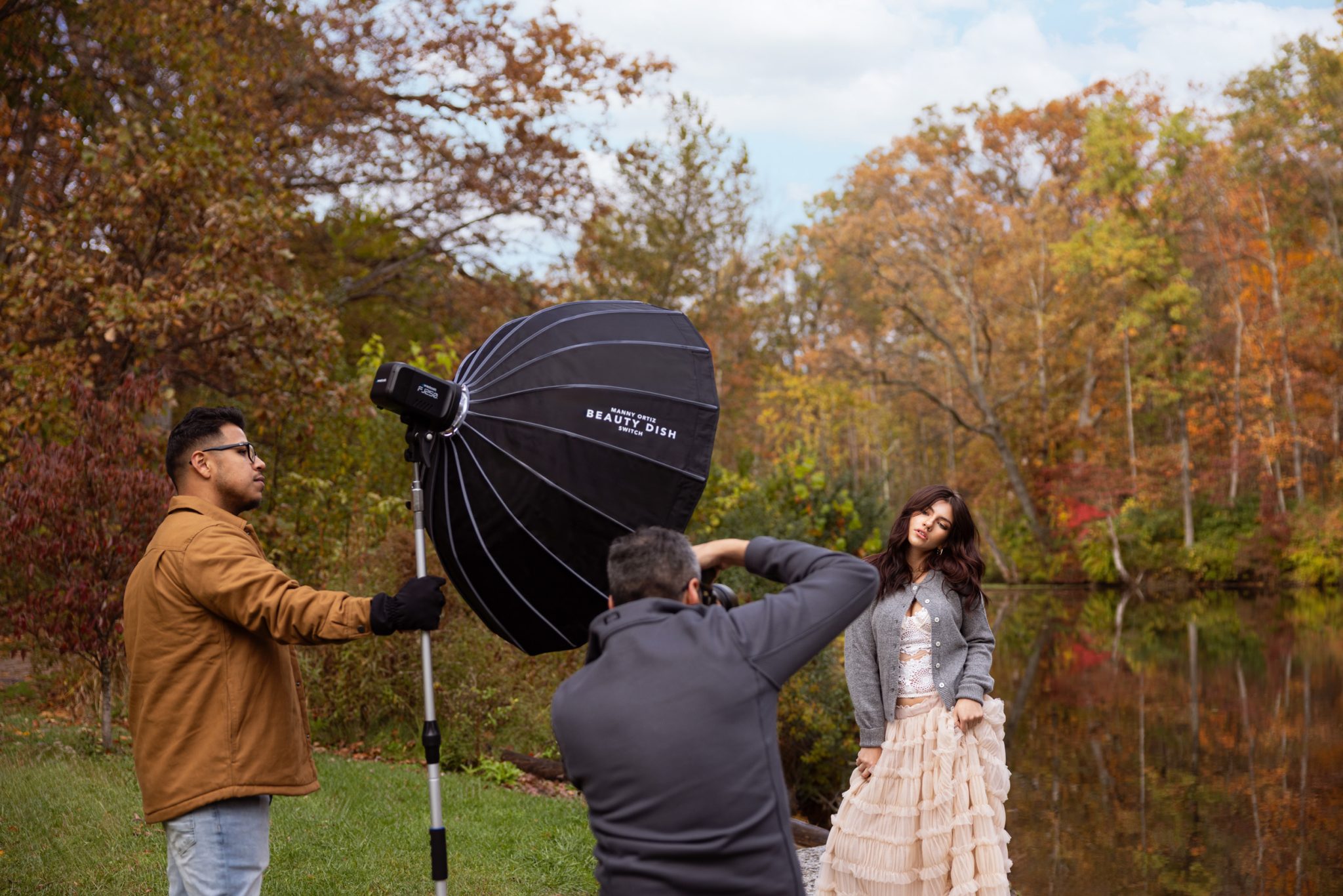 Behind the scenes of the Westcott FJ250 and 36-inch Beauty Dish Switch placed to the side for loop lighting.