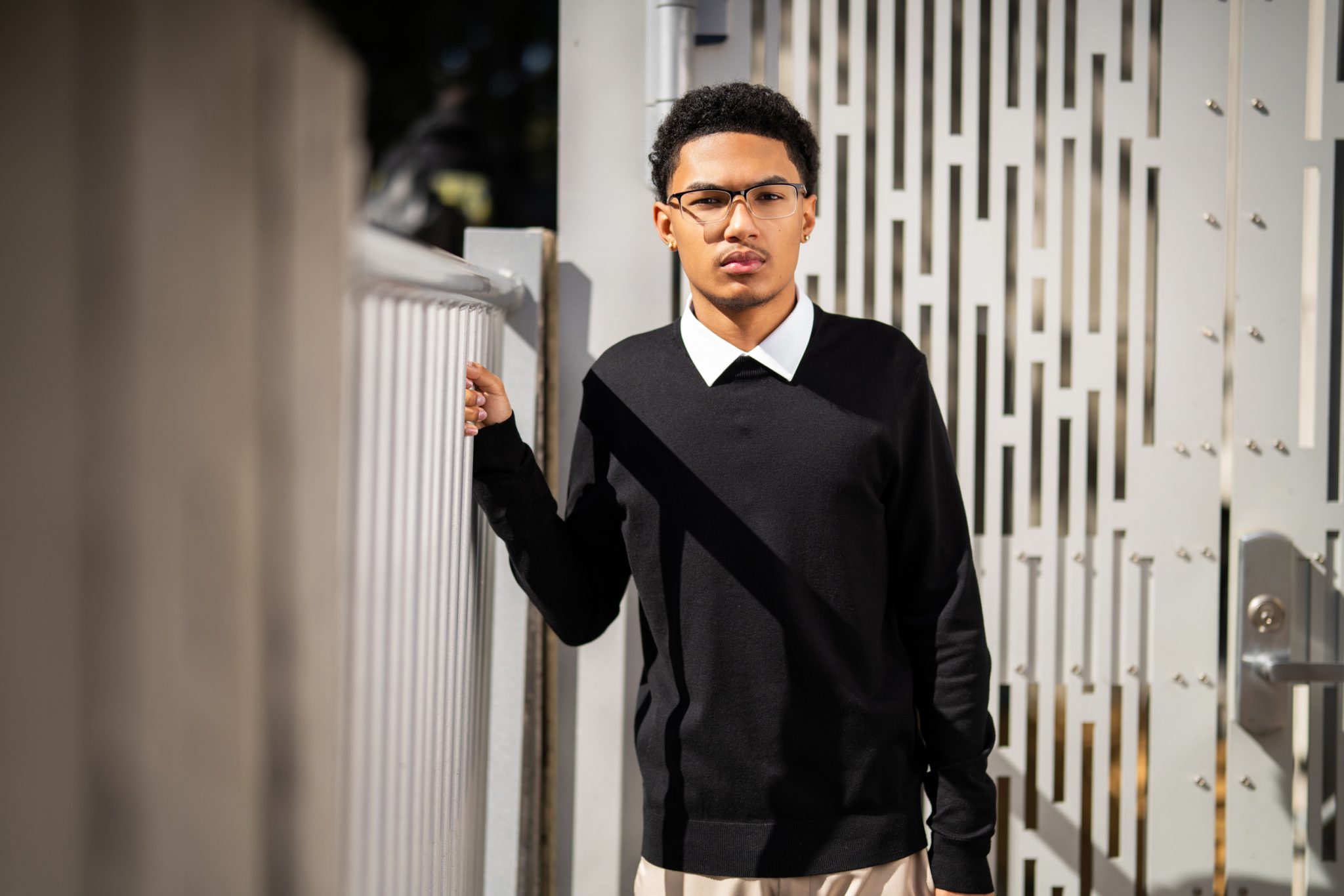 Final photo uses flash to balance sunlight and brighten shadows.