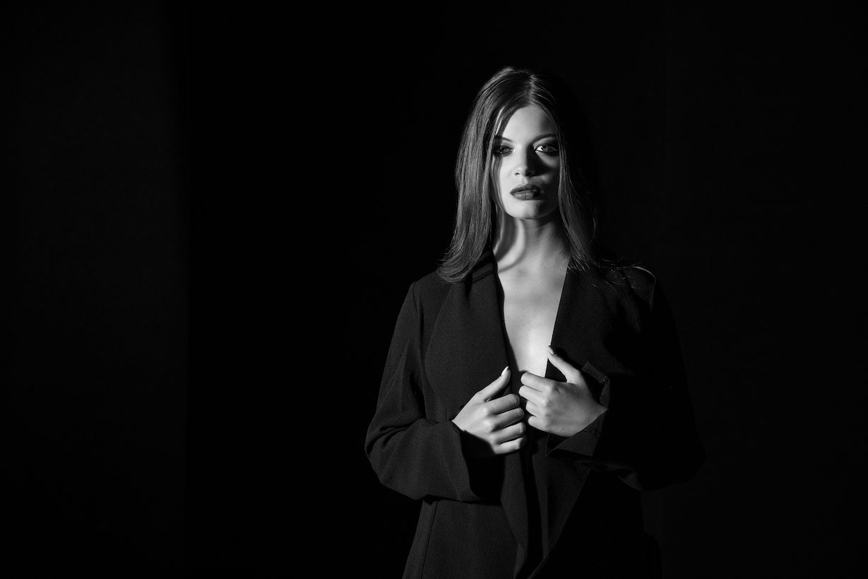 One Light Portrait (3) One Light Portrait (3)