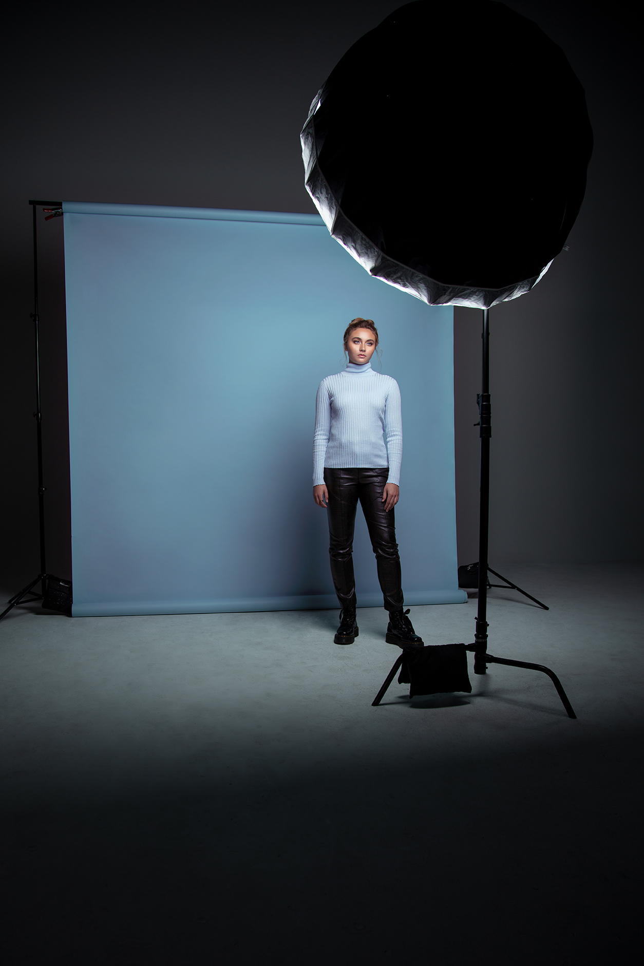 Classic Portrait - First Look BTS 53 Inch Deep Umbrella Classic Portrait - First Look BTS 53 Inch Deep Umbrella