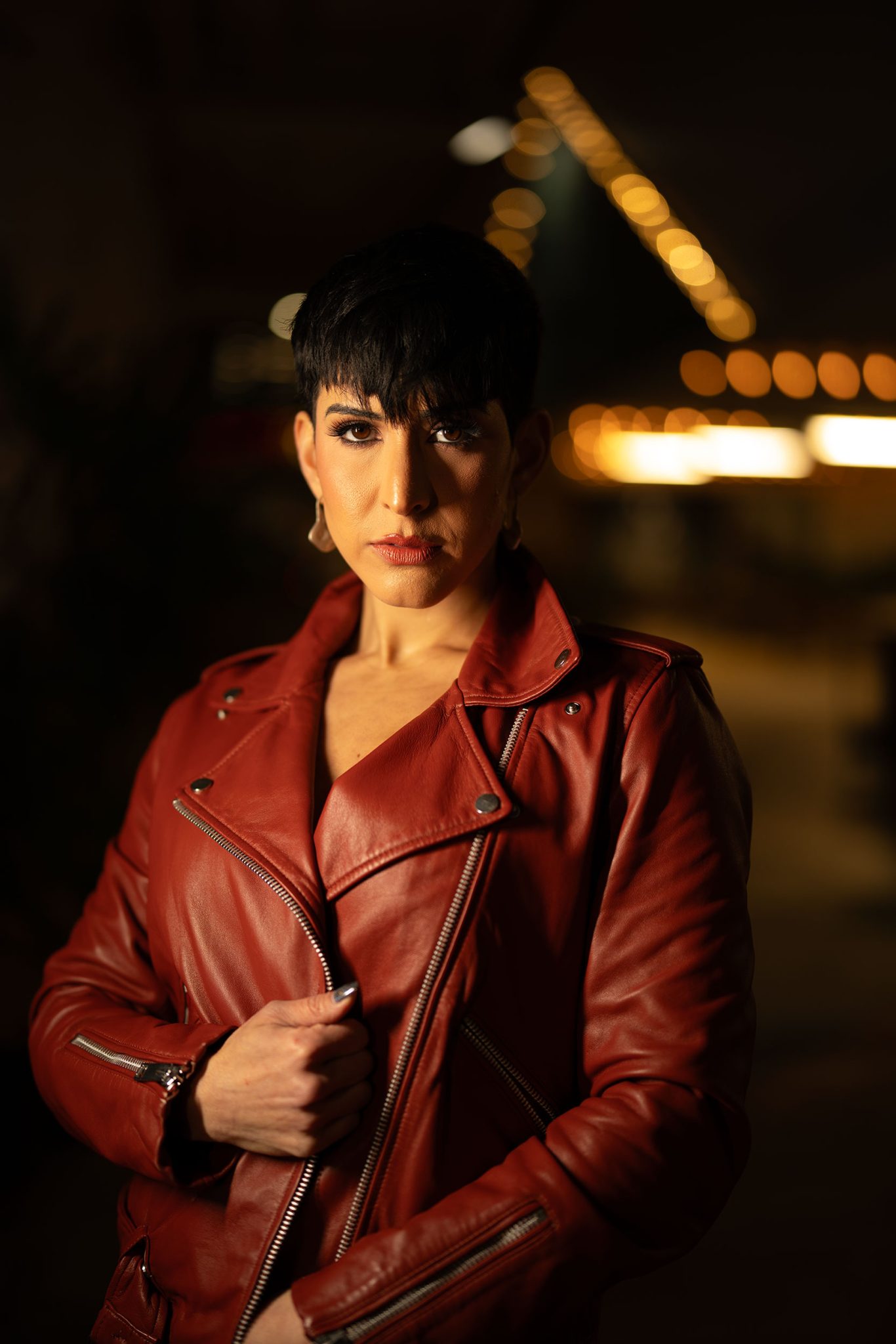 Ice Light 3 set too bright, overpowering the scene and leaving the background dark.