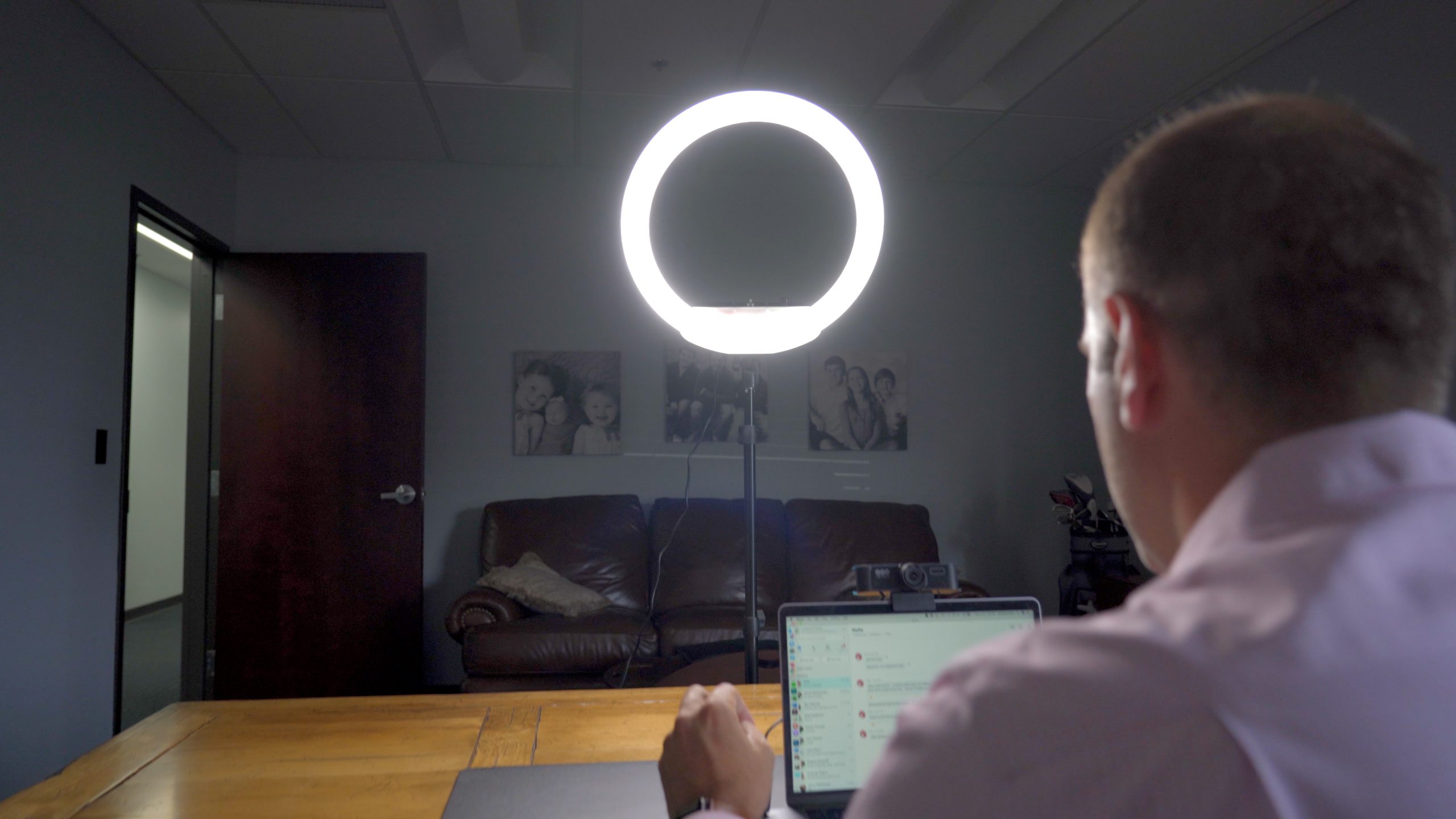 ringlightathome3 Ring Light in office