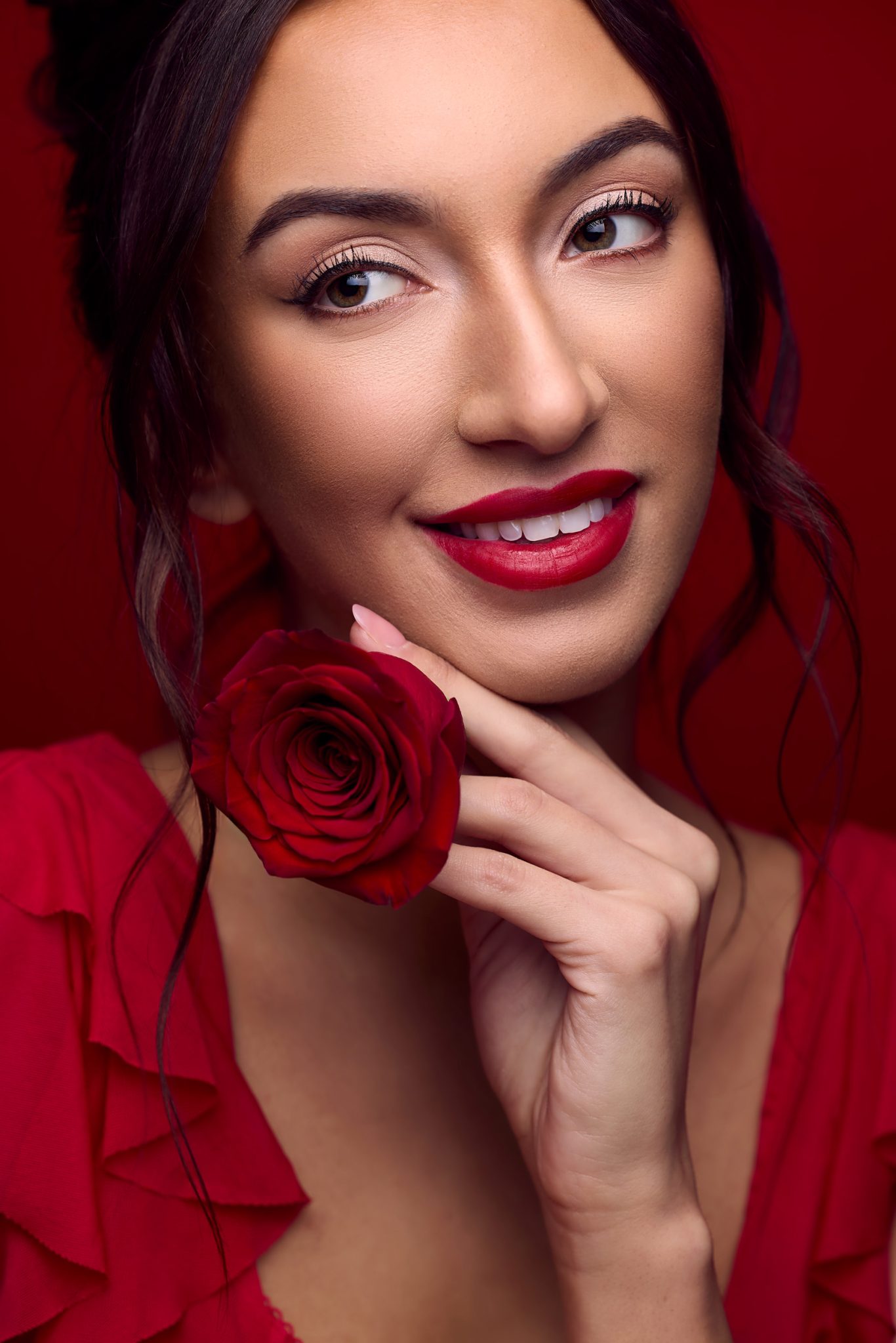 With V-Flat shows deeper shadows and more sculpted facial features.