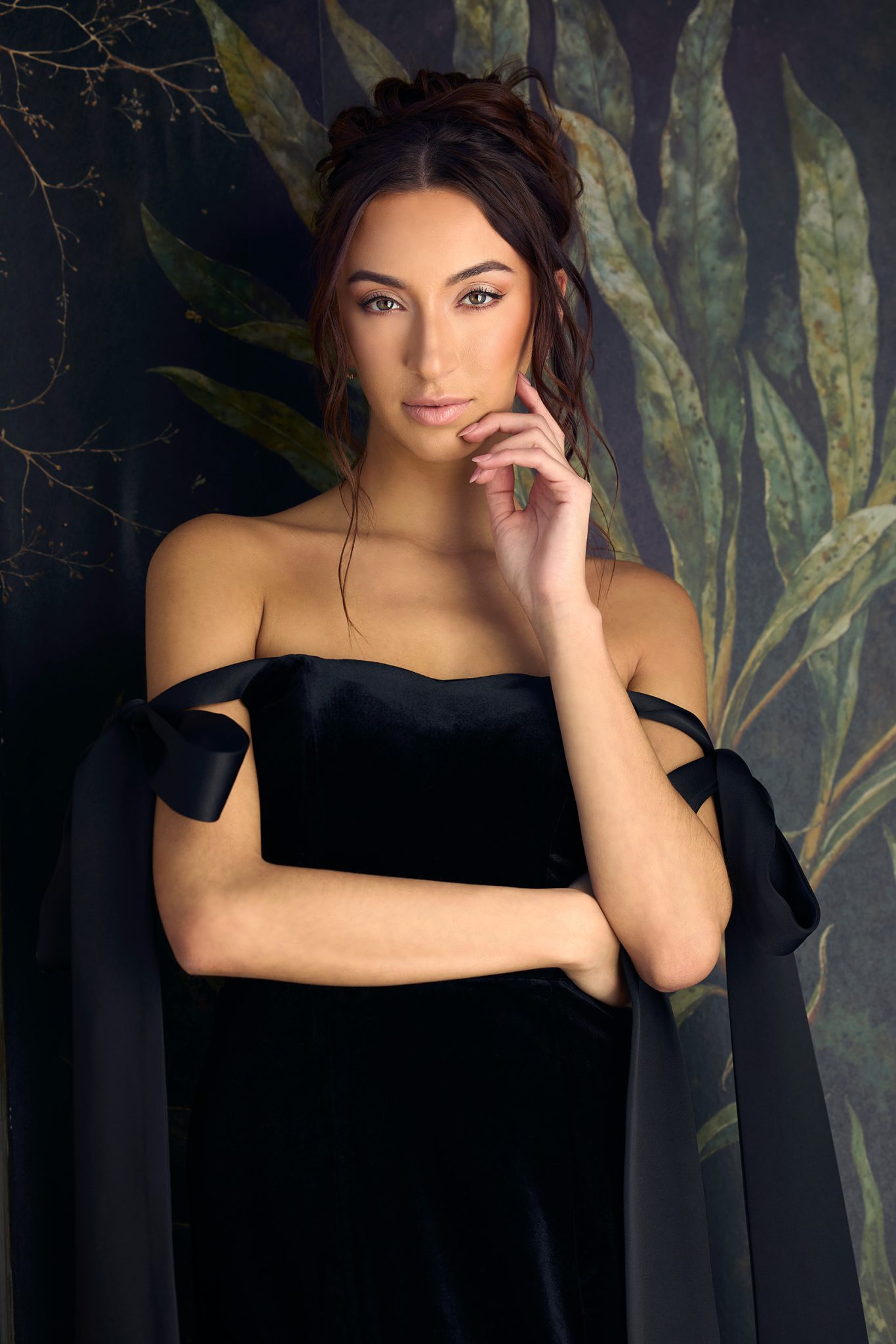 Photo with V-Flat shows softer shadows and even light across the face.